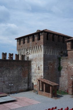 Charming Village of Soncino 'daki binaların panoramik görüntüsü