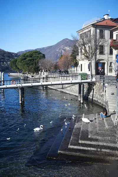 Lago Como Situado Norte Italia Cuenta Con Paisajes Pintorescos Encantadoras Fotos de stock libres de derechos