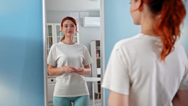 Perdita Peso Giovane Donna Mantiene Dieta Conduce Uno Stile Vita — Video Stock