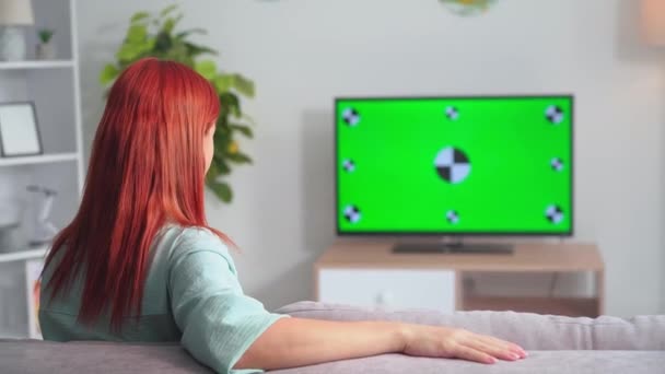 Cheerful Woman Rejoices Claps Hands While Watching Program Chroma Key — Stockvideo