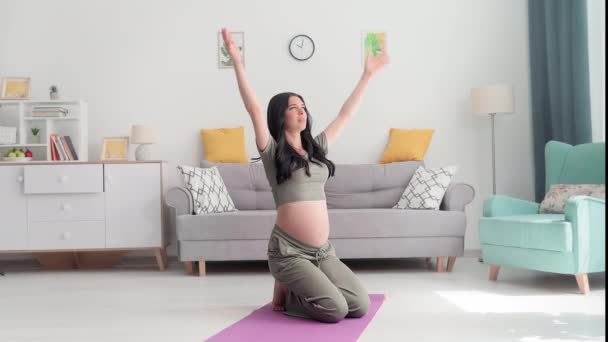 Gezondheid Van Zwangere Vrouw Jonge Vrouw Afwachting Van Kind Doet — Stockvideo