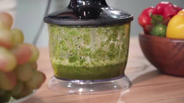 Smoothies Young Woman Monitors Nutrition Makes Healthy Vegetable Drink Fresh — Stock Video