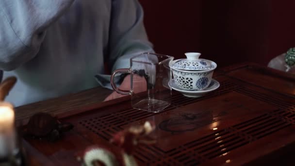 Otantik Çay Malzemeleri Çay Masasında Geleneksel Çin Çay Seremonisi Yakın — Stok video