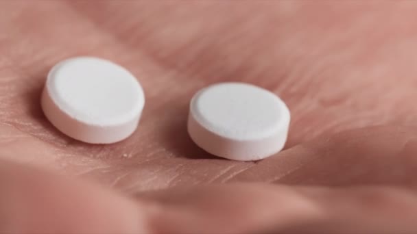 Médicaments Pilules Pour Soulager Fièvre Douleur Tombent Dans Main Des — Video