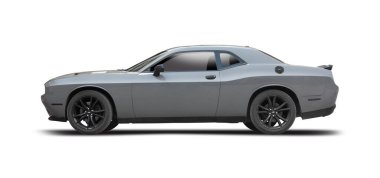 Dodge Challanger arabası, beyaz arkaplanda izole edilmiş.