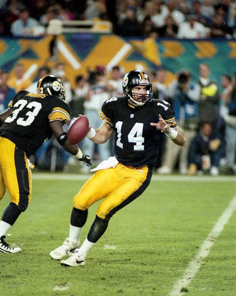 Pittsburgh Steelers Neil Donnell Acción Contra Los Dallas Cowboys Super Imágenes de stock libres de derechos
