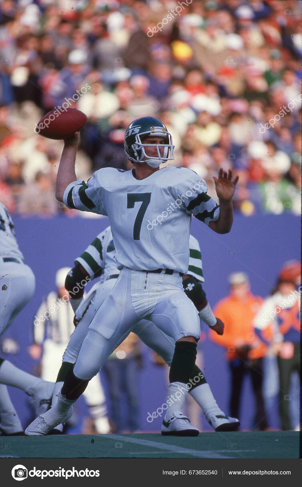 New York Jets Quarterback Ken O'brien Nfl Action 1980S Stock