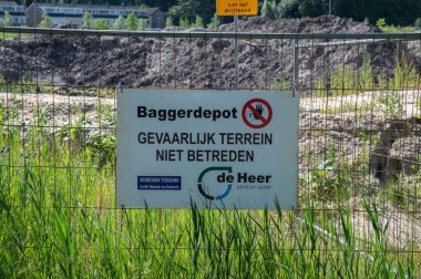 Muiden 'daki reklam panosu. Hollanda 13-7-2022.