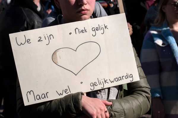 Billboard Zijn Niet Gelijk Maar Wel Gelijkwaardig Racisme Demonstratie Amsterdam — Stockfoto