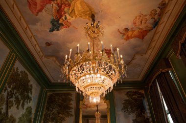 Amsterdam Grachtenmuseum 'daki Avize ve Tavan Tablosu Hollanda 17-6-2022