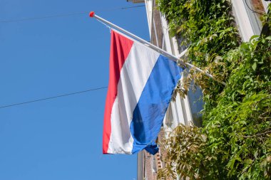 Amsterdam 'da Bayrak Yarısını Kapatın Hollanda 4-5-2020