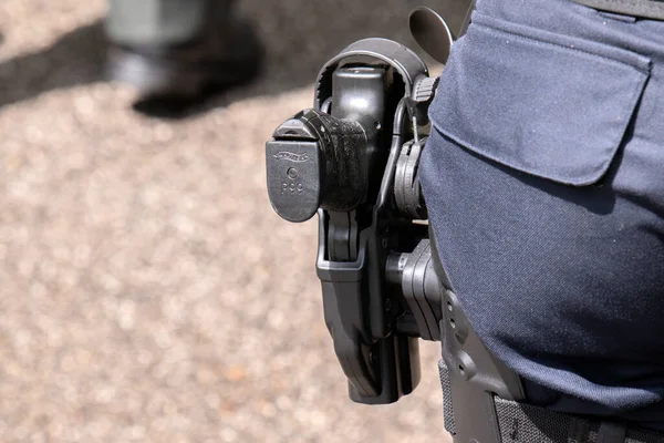 Großaufnahme P99 Walther Polizeipistole Amsterdam Niederlande 2022 — Stockfoto