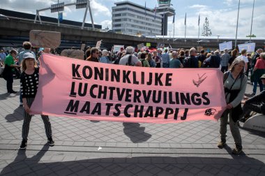 Hollanda 14-5-2022 Schiphol Havaalanı 'ndaki İsyan Gösterisinde Bayrak Yok Oldu