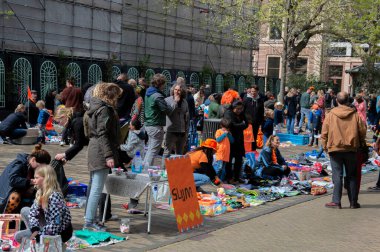 Artis Hayvanat Bahçesindeki Bit Pazarı Kingsday sırasında Hollanda 27-4-2019