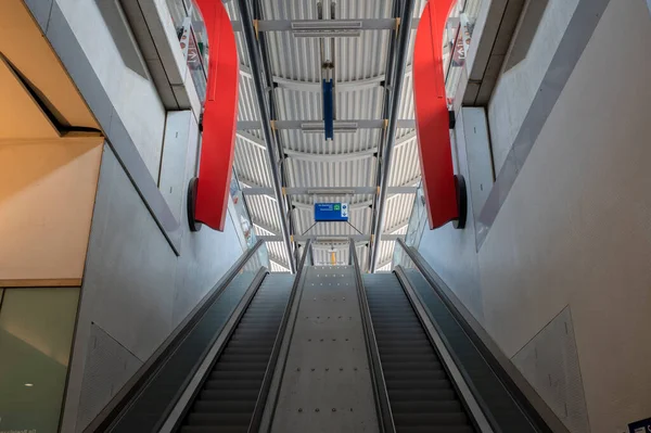 Amsterdam Daki Rai Tren Stasyonundaki Asansör Hollanda 2022 — Stok fotoğraf