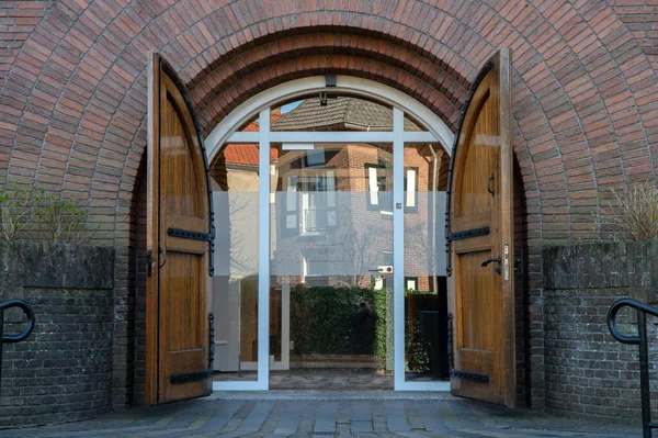 Entrada Onze Lieve Vrouwekerk Hilversum Holanda 2022 — Fotografia de Stock
