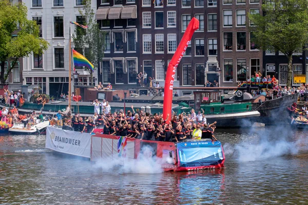 Пожарная Лодка Параде Канала Гейпрайд Лодками Амстердаме Нидерланды 2022 — стоковое фото
