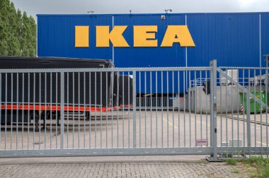 Amsterdam 'daki Ikea binasının kapısı Hollanda 9-9-2022