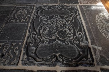 Amsterdam 'daki Eski Kilisenin İçinde Mezar 15-6-2022