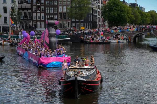 Gamestate Boat Gaypride Canal Boats Amsterdam Нидерланды 2022 — стоковое фото