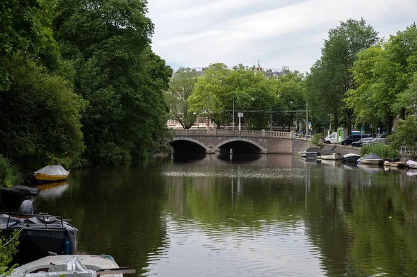 Люди Лодке Авротрос Канале Гайпрайд Лодками Амстердаме Нидерланды 2022 — стоковое фото
