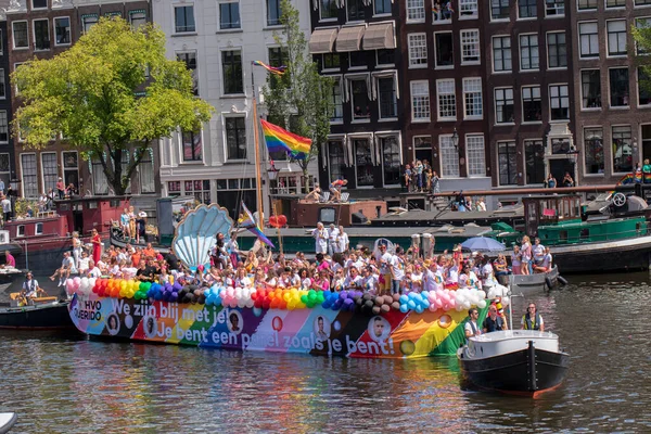 Hvo Querido Boat Gaypride Canal Boats Amsterdam Нидерланды 2022 — стоковое фото
