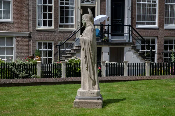 Jesus Christus Statue Auf Dem Begijnhof Amsterdam Niederlande 2022 — Stockfoto