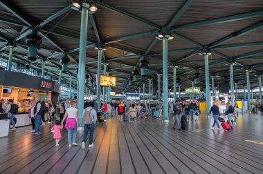 Schiphol Havaalanı 'nın ana binası Hollanda 14-5-2022