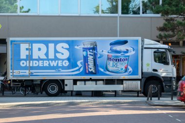 Mentos Şirketi Kamyonu Amsterdam 'da Hollanda 20-8-2022