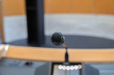 Stopera Binası 'ndaki Raadszaal Mikrofonu Hollanda 25-2-2022