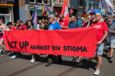 Amsterdam 'da Gurur Yürüyüşü ve Gösteri Hollanda 30-7-2022