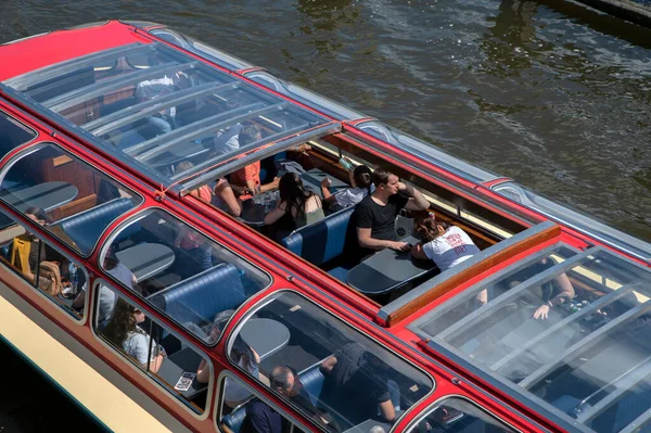 Techo Abierto Barco Crucero Por Canal Ámsterdam Los Países Bajos — Foto de Stock