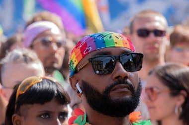 Amsterdam 'daki Onur Yürüyüşü Protestocusu Hollanda 30-7-2022