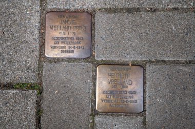 Amsterdam 'daki Vreeland Ailesi' nden Stolperstein Anıt Taşı 14-7-2022