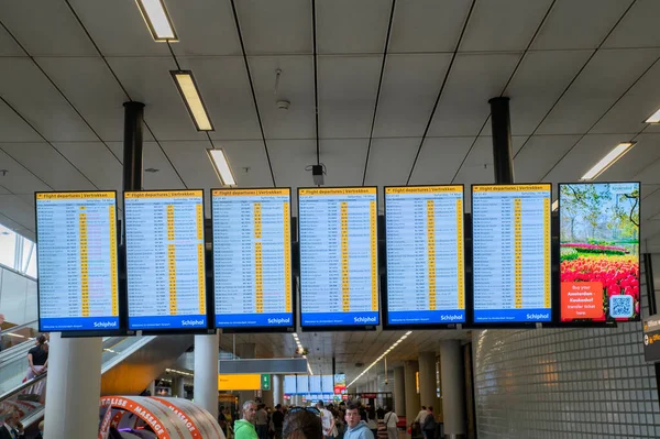 Χρονοδιάγραμμα Στο Αεροδρόμιο Schiphol Της Ολλανδίας 2022 — Φωτογραφία Αρχείου