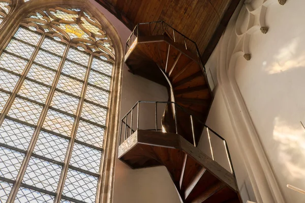 Ξύλινη Σκάλα Παλιά Εκκλησία Στο Άμστερνταμ Ολλανδία 2022 — Φωτογραφία Αρχείου