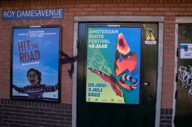 Amsterdam 'da Sokak Tabelaları Kampı Roy Damesavenue ve Billboard Amsterdam Kökleri Festivali 22-6-2022 Hollanda