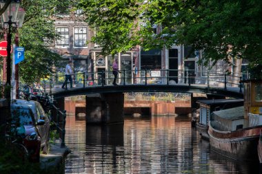 Amsterdam 'daki Zandbrug Köprüsü Hollanda 23-6-2022