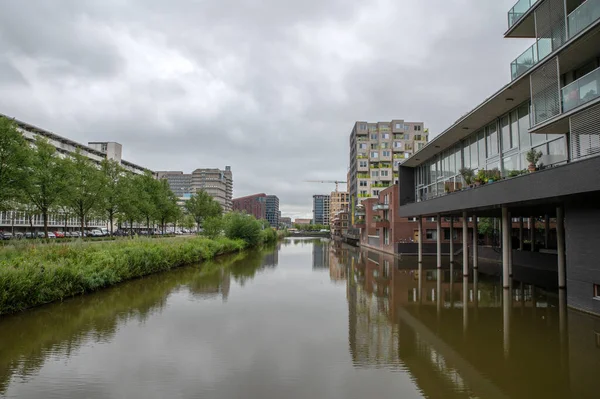 Amsterdam 'daki Lex Van Deldenbrug Köprüsünden Görüntü Hollanda 11-7-2022