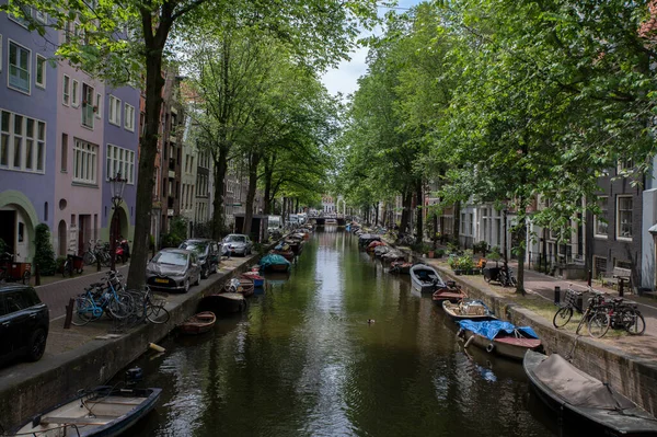 从渡船运河到阿姆斯特丹Groenburgwal运河的景观2022年6月21日 — 图库照片