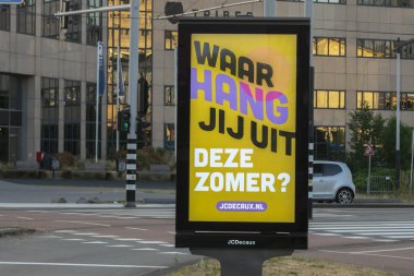 Amsterdam 'da Jcdecaux Reklamları. Hollanda 24-6-2023