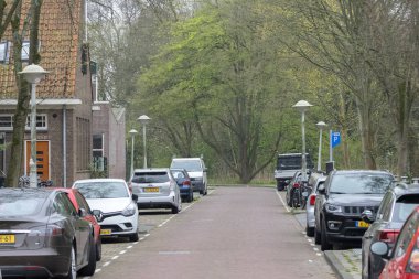 Betondorp, Amsterdam 'daki Zaaiersweg Sokağı' nın başlangıcı. Doğu Hollanda, 9-4-2023.