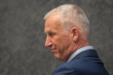 J Steenbrink, Amsterdam Raadszaal binasındaki halk toplantısında Hollanda 10-5-2024