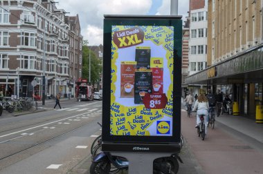 Amsterdam 'daki Billboard Lidl Süpermarketi Hollanda 8-7-2024
