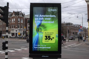 Amsterdam 'daki Billboard KPN Hollanda 17-3-2024