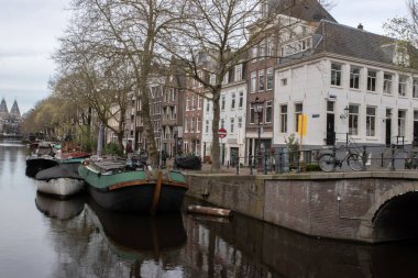 Amsterdam 'daki Lijnsbaangracht Kanalında Görünüm 26-3-2024