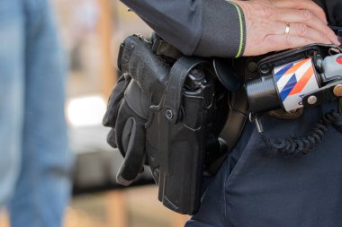 Amsterdam 'da Polis Silahı 13-5-2024