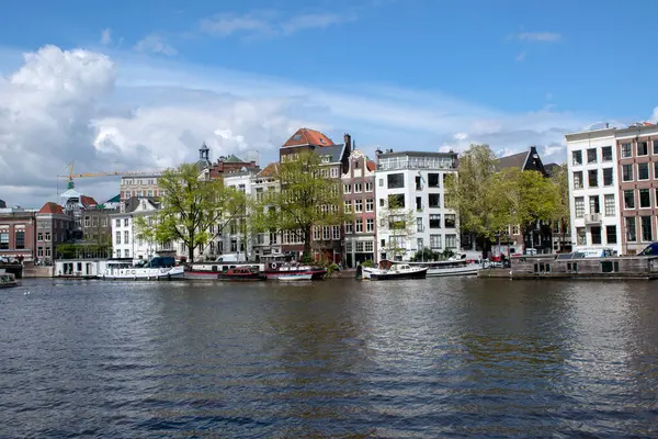 Amsterdam 'daki Gravelandseveer Sokağı' nda Görüş 22-4-2024