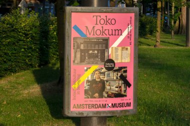 Amsterdam Müzesi 'ndeki Billboard Toko Müzesi Sergisi Hollanda 24-6-2023