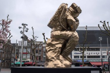 Bronz Heykel: Amsterdam 'da Joseph Klibansky' den Düşünen Adam 21-3-2024